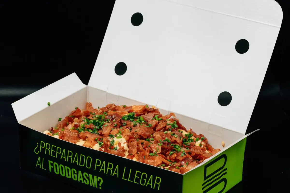 Sweet Bacon Cheese: tiras de boniato con queso cheddar, salsa Big Boss y bacon extra crujiente